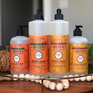 Mrs.Meyer’s Fall 2 scents Set of 4